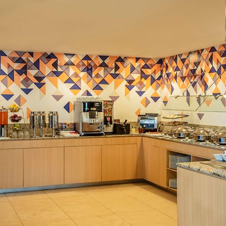 Fiesta Inn Express Queretaro Constituyentes Luaran gambar